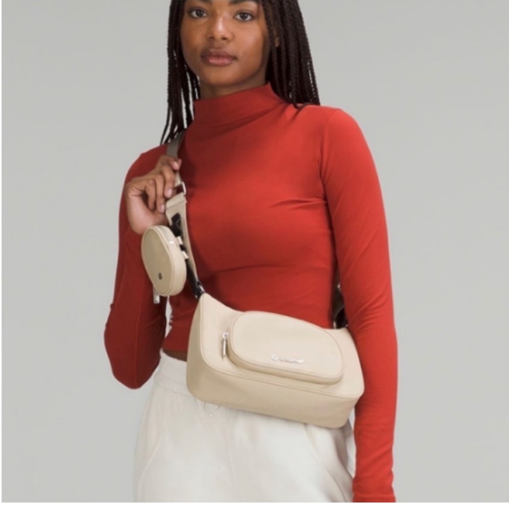 Trench Lululemon crossbody with nano pouch (sold out)